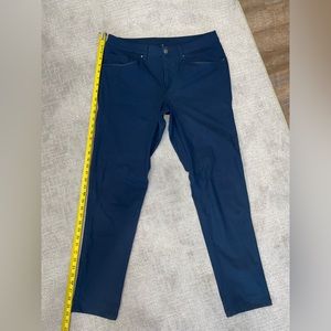 Lululemon Navy blue pants - 32 slim